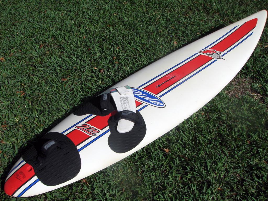 Vermelding haspel Vrijwillig iWindsurf Community :: View topic - What type of board is this?
